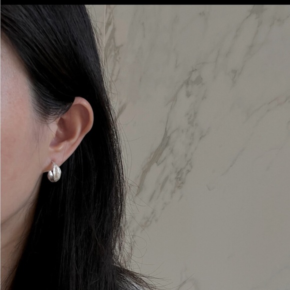 Meet your Posher, Clare! - Picture 1 of 1